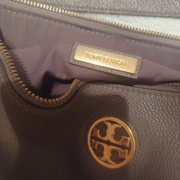 LUXURY!!!!TORY BURCH TAUPE PEBBLED SHOULDER BAG EUC 🥰 12 X 11 - Picture 8 of 8